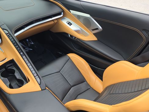 Used 2022 Chevrolet Corvette Stingray Premium Conv w/ Z51 Performance Package RWD image 15