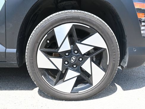 Used 2024 Hyundai Kona Limited AWD/4WD image 7