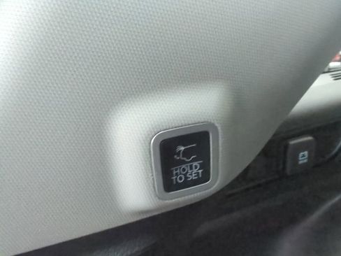 Used 2023 Jeep Grand Cherokee Limited image 47