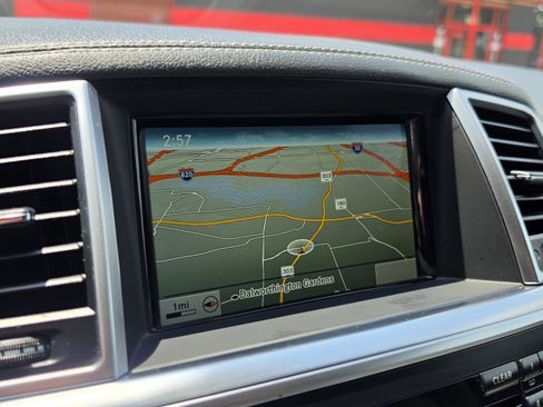 Used 2015 Mercedes-Benz GL 450 4MATIC w/ Appearance Package image 36