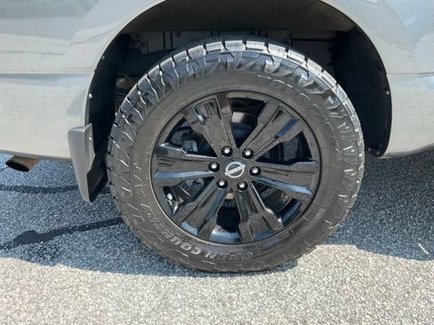 Used 2023 Nissan Titan SV w/ SV Convenience Package RWD image 24