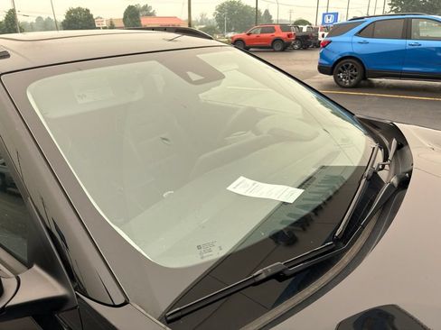 Used 2024 Chevrolet Trax ACTIV w/ Sunroof Package FWD image 8