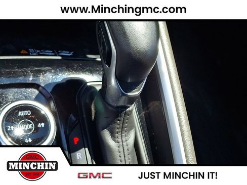 Used 2024 Chevrolet Colorado ZR2 w/ ZR2 Convenience Package III AWD/4WD image 16