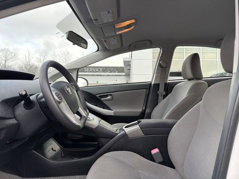 Used 2013 Toyota Prius Two image 12