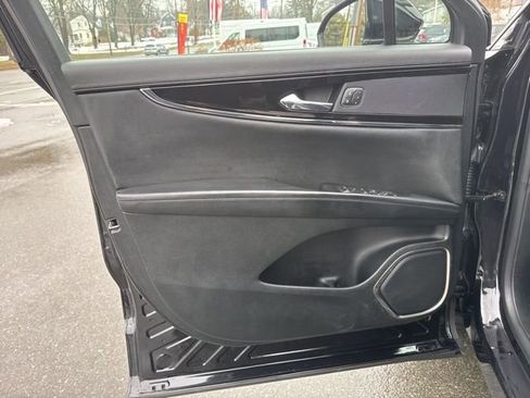 Used 2022 Lincoln Nautilus AWD w/ Premium Package image 17