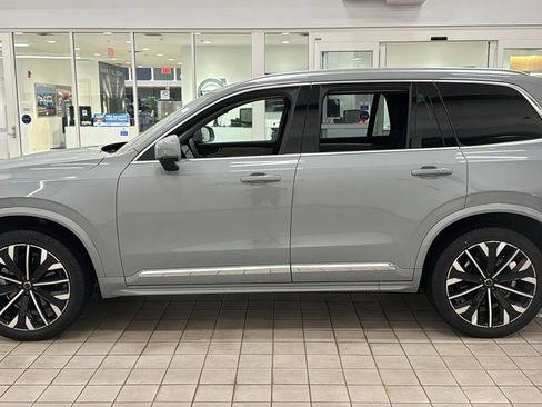 Used 2025 Volvo XC90 B6 Plus image 8