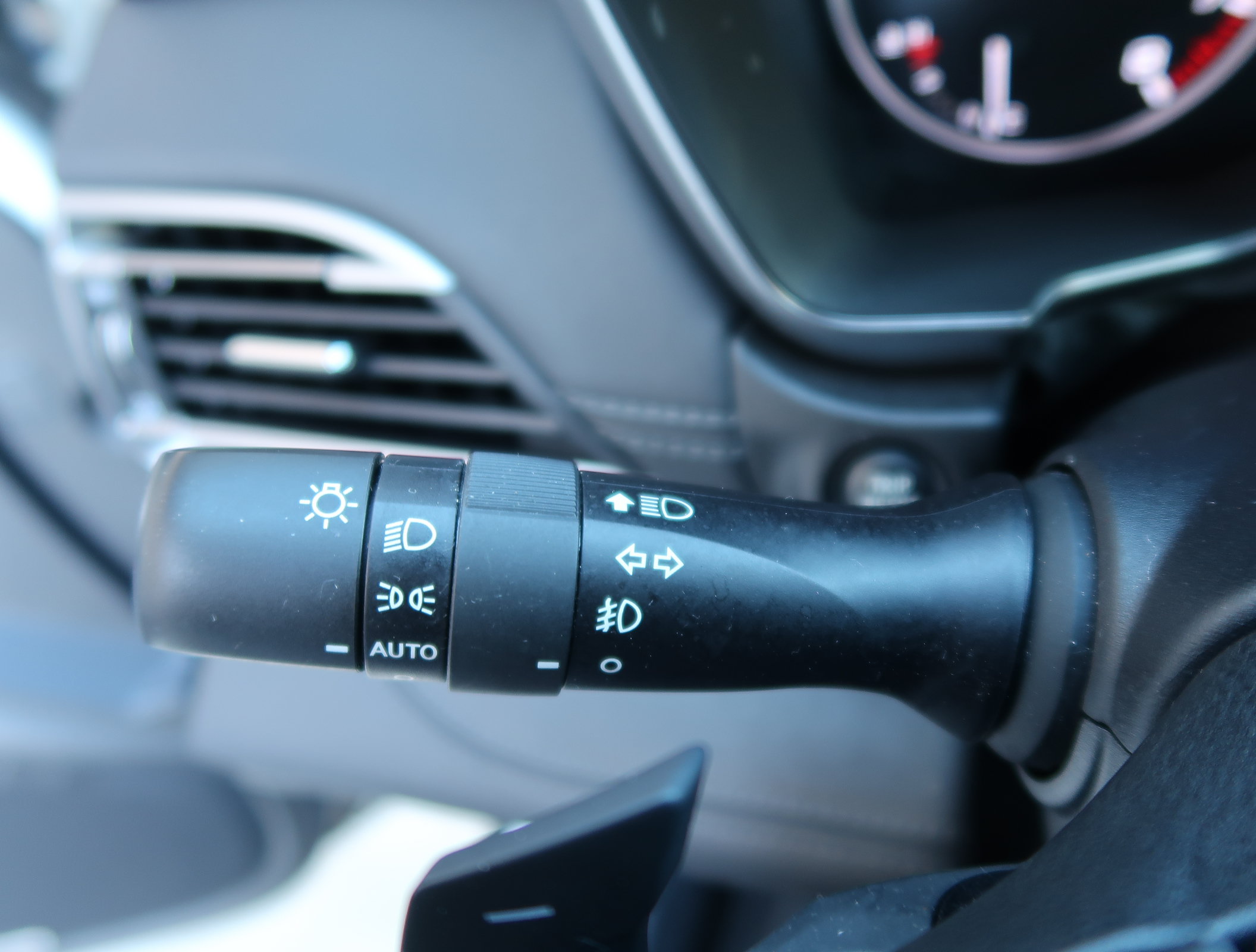 Used 2023 Subaru Outback Limited AWD/4WD image 22