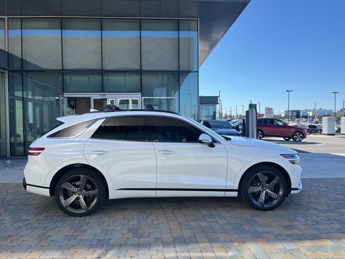 Used 2025 Genesis GV70 3.5T Sport w/ Sport Advanced Package image 4