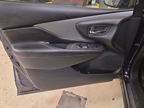 Used 2023 Nissan Murano SV image 11
