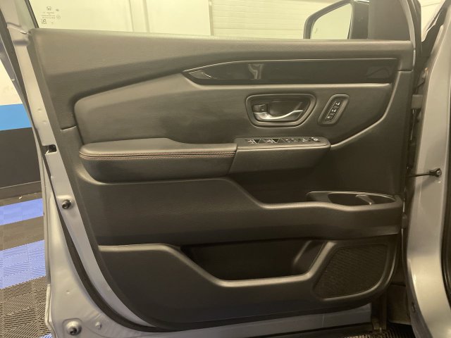 Certified 2025 Honda Pilot TrailSport image 13