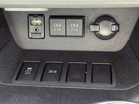 Used 2019 Toyota Highlander XLE FWD image 22