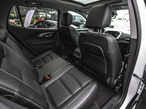 Used 2024 GMC Terrain SLT w/ Tech Package AWD/4WD image 32
