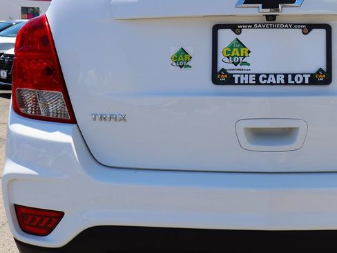 Used 2020 Chevrolet Trax LS FWD image 19