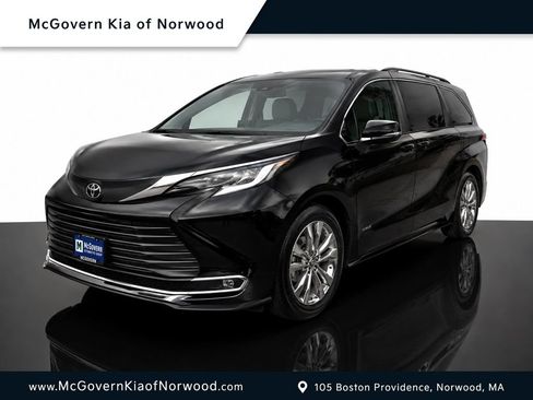 Used 2021 Toyota Sienna XLE AWD/4WD image 1
