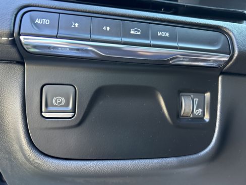 Used 2023 Cadillac Escalade ESV Premium Luxury image 21