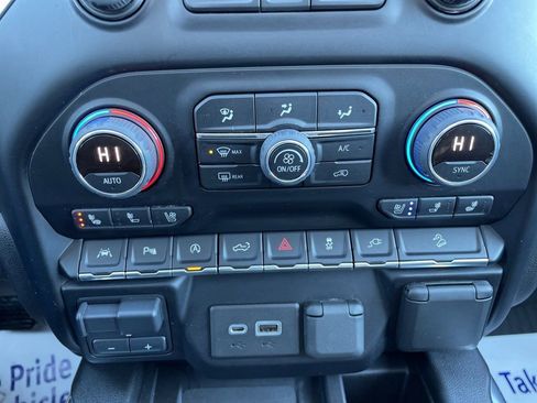 Used 2022 Chevrolet Silverado 1500 LTZ w/ LTZ Premium Package image 22