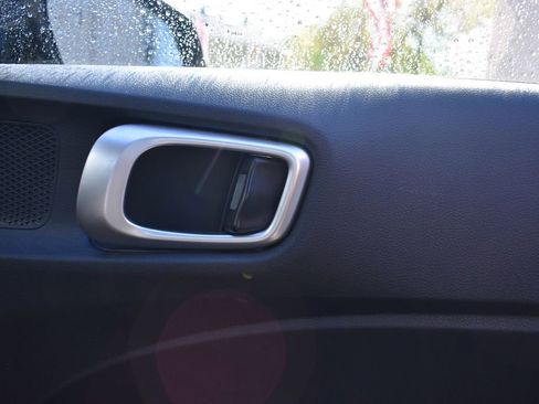 Used 2022 Hyundai Venue SE FWD image 22