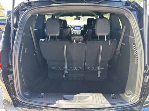 New 2026 Chrysler Pacifica Select image 3