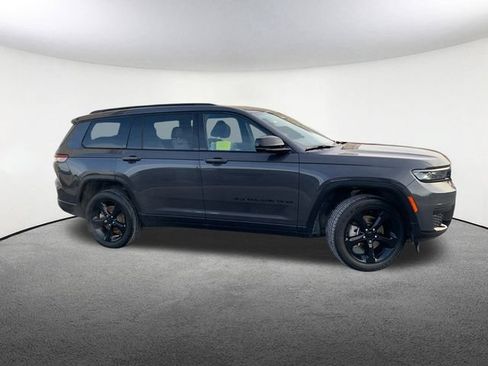 Used 2025 Jeep Grand Cherokee L Altitude AWD/4WD image 14