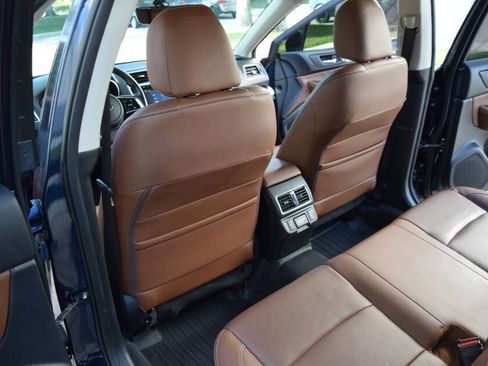 Used 2018 Subaru Outback 3.6R Touring AWD/4WD image 44