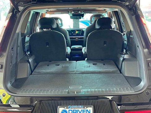 Used 2024 Kia EV9 Land image 34