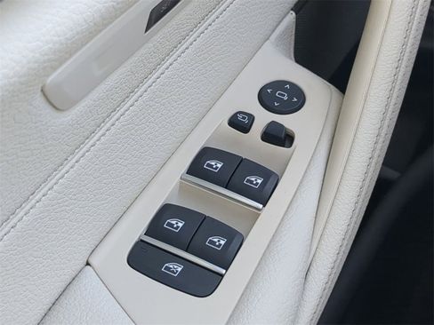 Certified 2023 BMW 530i w/ Premium Package image 26