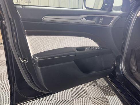 Used 2020 Ford Fusion SE w/ Equipment Group 151A image 15