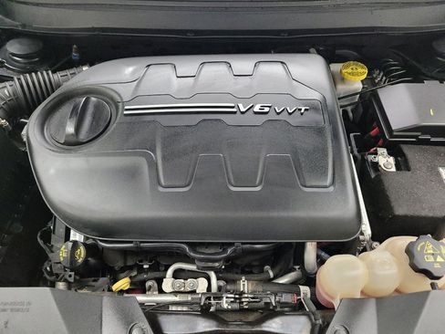 Used 2019 Jeep Cherokee Limited image 30