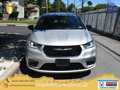 Used 2024 Chrysler Pacifica Touring-L