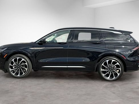 Used 2024 Lincoln Nautilus Black Label AWD/4WD image 2