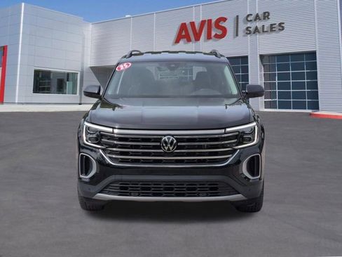 Used 2025 Volkswagen Atlas SE FWD image 2