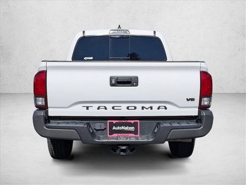 Used 2022 Toyota Tacoma SR5 RWD image 7