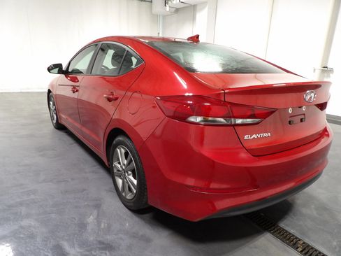Used 2017 Hyundai Elantra SE FWD image 5