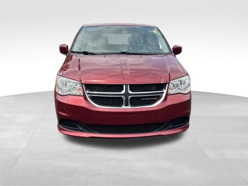 Used 2016 Dodge Grand Caravan SXT FWD image 2