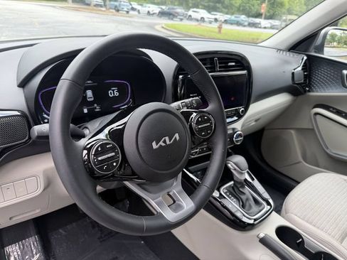 Certified 2025 Kia Soul EX FWD image 13
