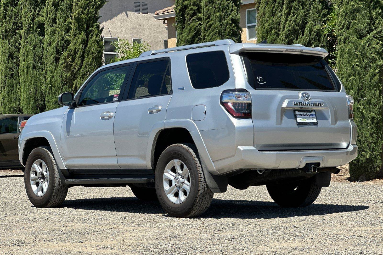 Used 2017 Toyota 4Runner SR5 RWD image 5