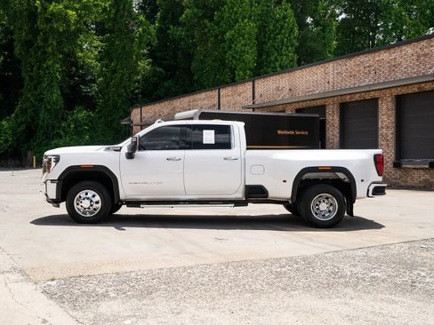Used 2024 GMC Sierra 3500 Denali w/ Denali Reserve Package AWD/4WD image 4