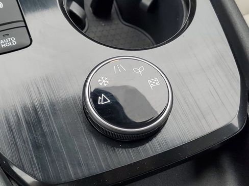 Certified 2023 Nissan Rogue SV w/ SV Premium Package image 18