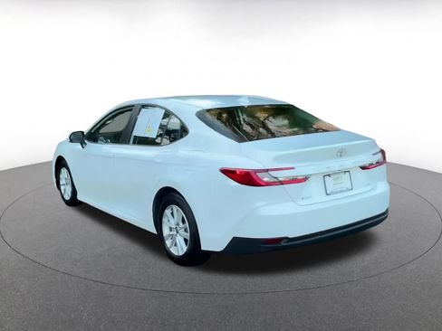 Used 2025 Toyota Camry LE image 11