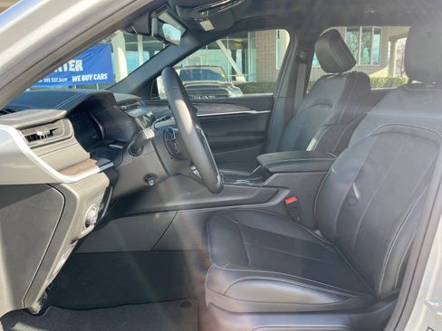 New 2026 Jeep Grand Cherokee L Limited image 12