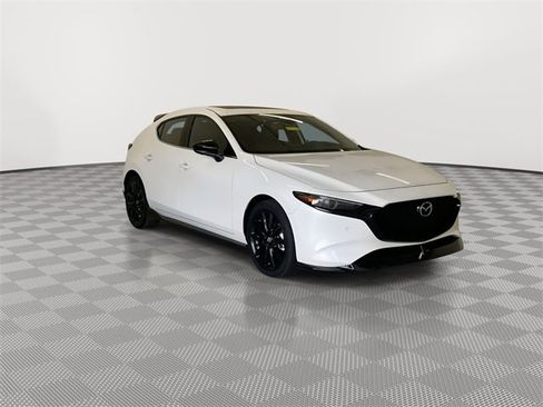 Used 2025 MAZDA MAZDA3 Hatchback w/ Appearance Package image 13