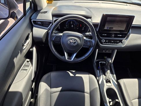 Used 2023 Toyota Corolla Cross XLE w/ Convenience Package image 13