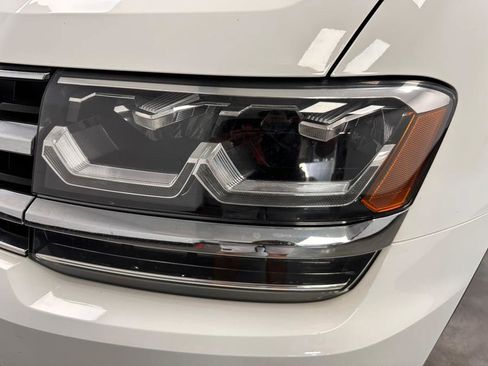 Used 2019 Volkswagen Atlas SE w/ Panoramic Sunroof Package image 11