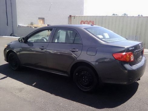 Used 2010 Toyota Corolla FWD image 5