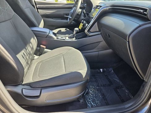 Certified 2024 Hyundai Tucson SE FWD image 16