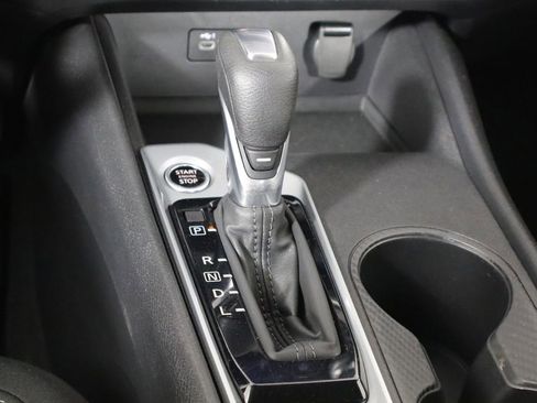 Used 2025 Nissan Altima 2.5 SV image 13