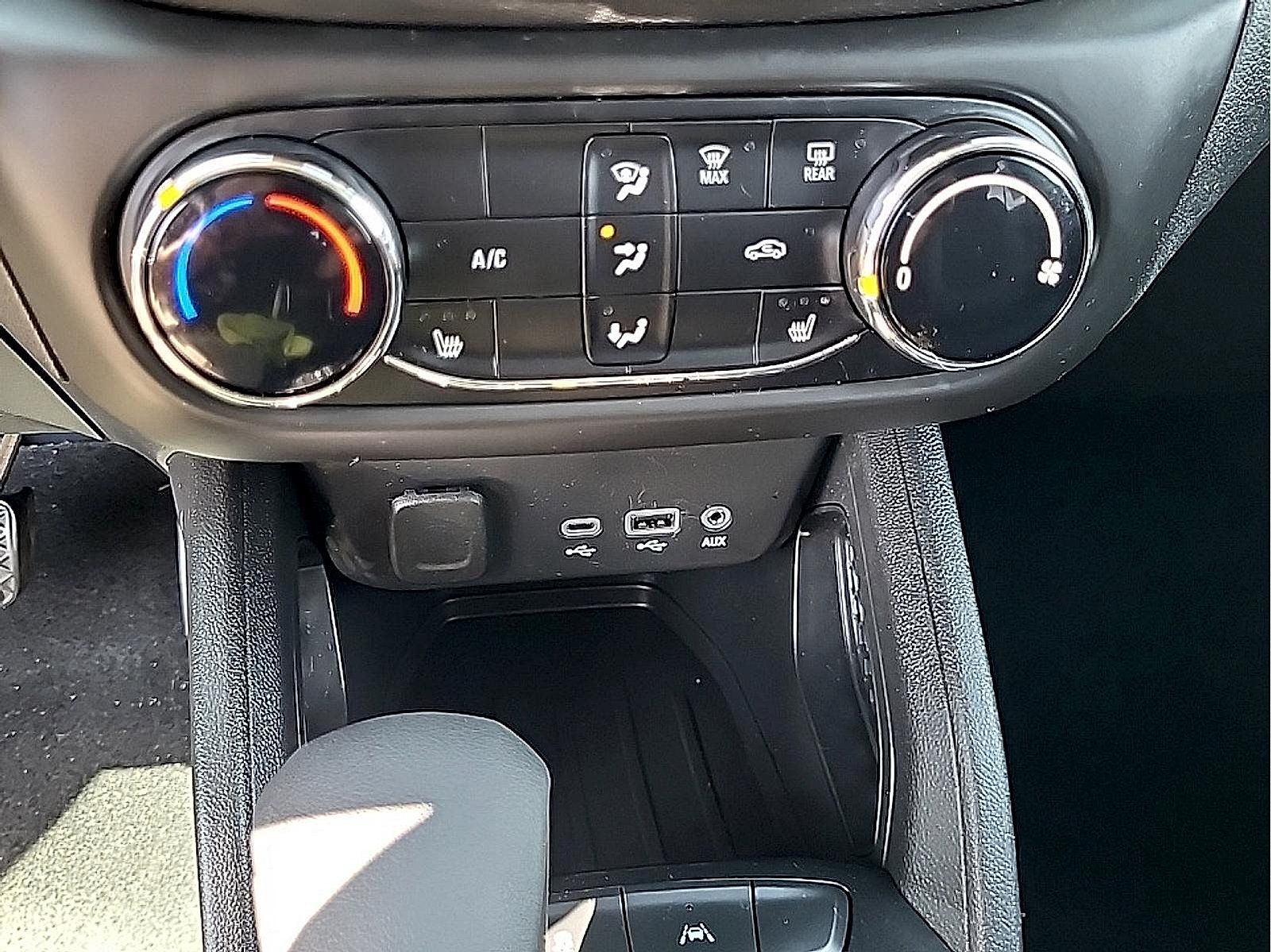 Used 2023 Chevrolet TrailBlazer LT FWD image 23