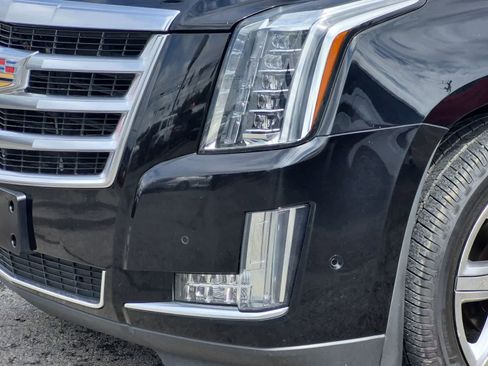 Used 2019 Cadillac Escalade ESV 2WD image 11