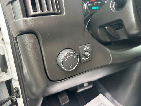 Used 2018 Chevrolet Express 3500 LT w/ LT Preferred Equipment Group image 26