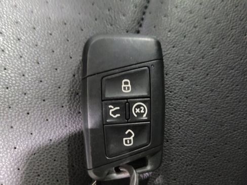 Used 2024 Volkswagen Jetta SE FWD image 32
